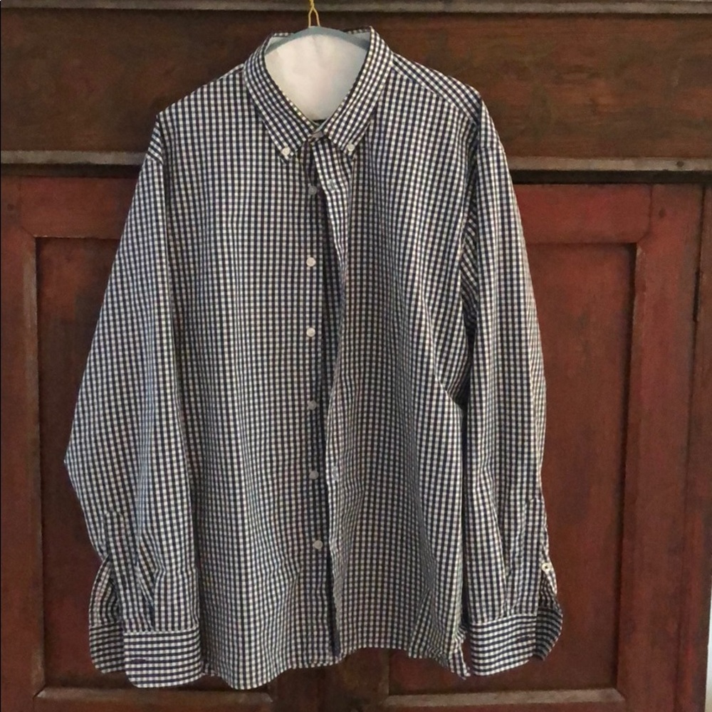 Untuckit shirt